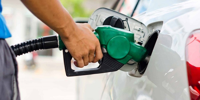 Nueva propuesta de la SHCP llevarí­a a 24 pesos el litro de gasolina