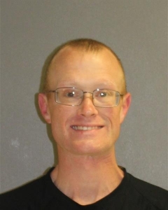 Gary Lindsey, de 35 años, fue descubierto muerto en un armario. 2