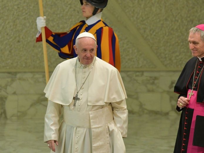 “A los que abusan de menores, entréguense”: Papa Francisco|