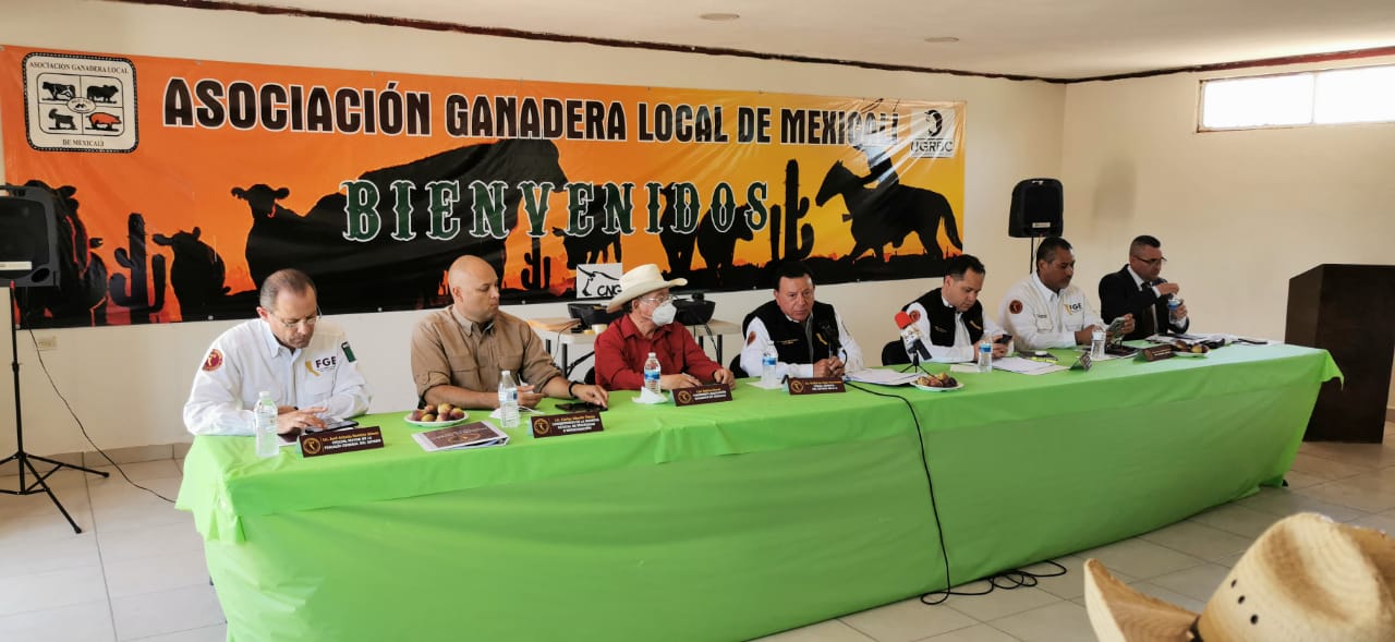 Fiscal Juan Guillermo Ruiz Hernández acude ante sectores productivos Del Valle de Guadalupe