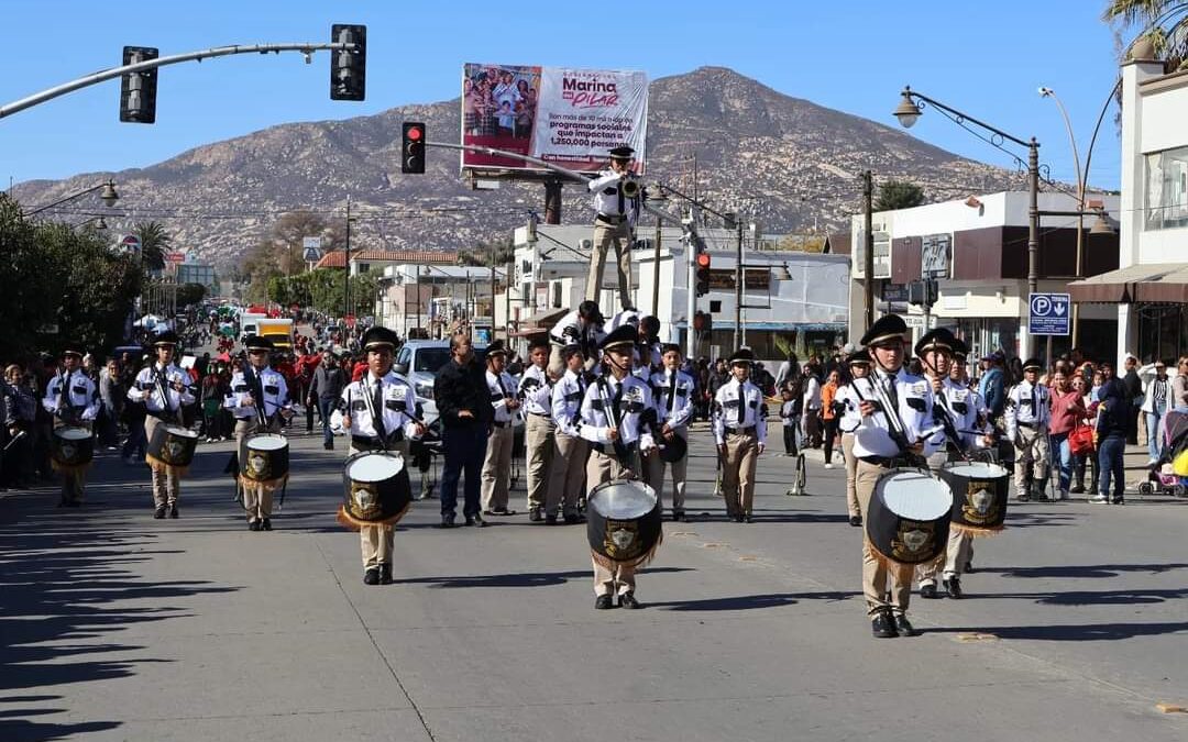 Encabeza Román Cota Desfile Cívico Deportivo por el 114 aniversario de la Revolución Mexicana